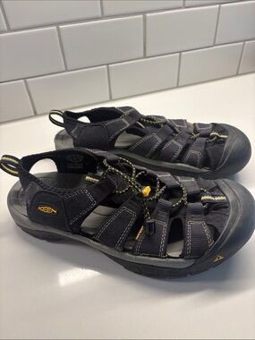 Keen men’s Black and Yellow Outdoor Sport Sandals